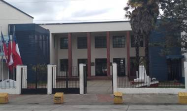 Tres liceos y siete escuelas no tendrán clases a partir del lunes por paro de profesores en Linares            
