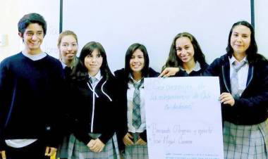 Alcalde Meza decide la continuidad de los ramos de historia y educación física en escuelas y liceos de Linares