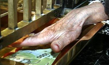 Grave morosidad afecta a adultos mayores de la Región del Maule