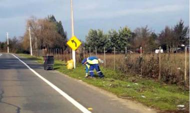 Operativos de limpieza en ruta a las localidades de San Antonio y Estadio Sur