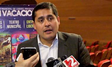 Contraloría instruye al alcalde de Linares de abstenerse de difundir actividades municipales con fines particulares