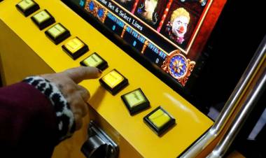 Municipio anuncia “guerra” contra máquinas tragamonedas en Linares