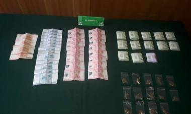 Sujeto es detenido por microtráfico en calle Independencia