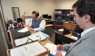  Empresa gráfica denuncia deuda de 40 millones de pesos por parte de la Municipalidad de Linares