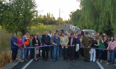 Inauguran camino “El Pato” de la comuna de Linares  
