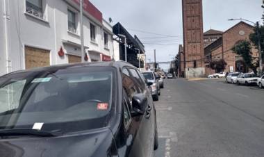 Intenso debate por futura concesión de parquímetros en Linares