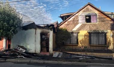 Descuido de adulto con mal de Diógenes habría provocado incendio en el sector oriente de Linares