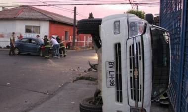 Choques, volcamientos y manejo contra el tránsito en complejo fin de semana en Linares