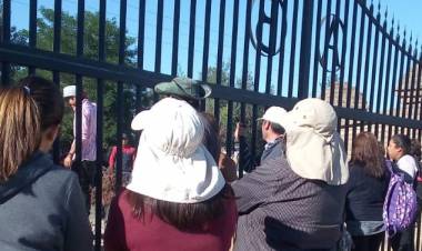 Tras protesta empresa de arándanos pagó sueldo a trabajadores de temporada