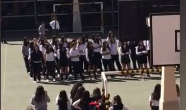 Instituto Linares anuncia medidas para evitar que estudiantes realicen escenografía de “un violador en su camino”