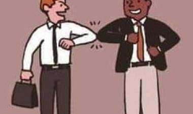  Piden no dar besos ni saludar con la mano para prevenir el Coronavirus