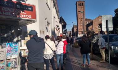 Desenfrenó, largas filas en bancos y movimiento normal en medio del Covid-19