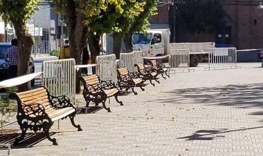 Alcalde de Linares decreta el cierra Plaza de Armas para prevenir contagio del Covid-19