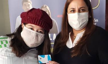 Colegio “Antamaro” de Linares entrega chip’s de Internet a sus alumnos