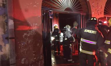 Bomberos evitó incendio en el Mercado Municipal de Linares