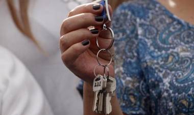 Serviu advierte de engaños y falsos mensajes para estafar a familias