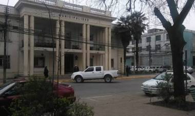 Gremios municipales repudian agresión verbal y física que afectó a secretaria de la Oficina de Seguridad Pública de Linares