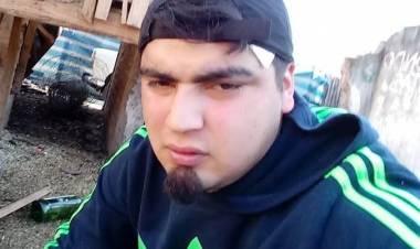 Familia de Mauricio Muñoz clama justicia y asegura que joven fue asesinado antes de ser atropellado