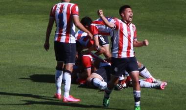 Linares consigue su primera victoria en la Segunda Profesional