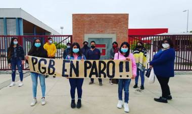 (VIDEO) Estudiantes de pedagogía mención inglés de la UTalca campus Linares cumplen dos semanas de paralización