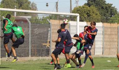 Decretan cuarentena obligatoria para 14 jugadores de Deportes Linares por brote de Covid-19