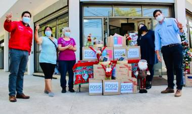  Entregan cajas navideñas con alimentos a 3 mil 500 hogares vulnerables de todo el Maule 