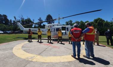 Inicia operaciones el primer helicóptero para combatir incendios esta temporada en el Maule 