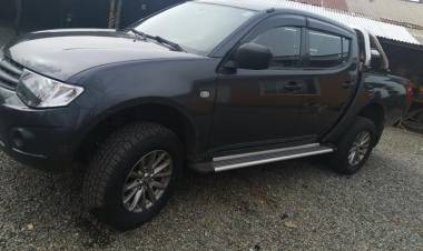 Sujetos a mano armada asaltan a conductor y le roban camioneta en el camino Panimávida