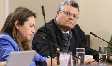 Diputado Rentería celebra promulgación de ley para retiro de fondos de pensiones para enfermos terminales