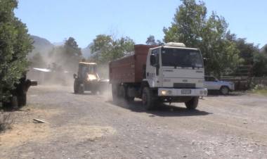 Mejoran caminos en sector Pehuenche de la comuna de Colbún
