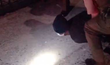 Arresto domiciliario nocturno para adulto y arraigo nacional para menor de edad haitiano formalizados tras intentar robar en locales del centro de Linares