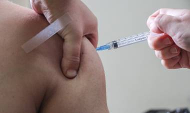 (VIDEO) Segunda semana de vacunación contra el Covid-19 en Linares contempla a los mayores de 65 años