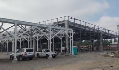 Un 60 por ciento de avance tiene construcción de nuevo terminal de buses en Linares