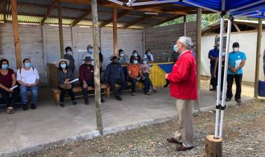 Autoridades se reunieron con frambueseros de Longaví para abordar daños de últimas lluvias y los daños provocados por la plaga de moscas de “alas manchadas”