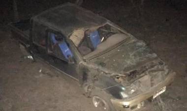 Un muerto y un herido poli contuso dejó volcamiento de camioneta en el cruce Semillero de Yerbas Buenas