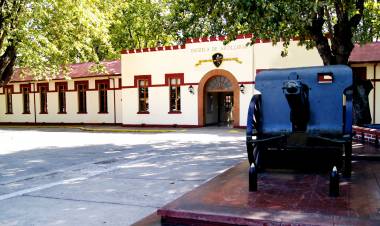 Escuela de Artillería cumple hoy día 100 años en Linares