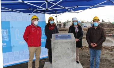 Colocan primera piedra del futuro edificio del CFT Estatal del Maule en Linares