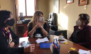 Pelluhue deja de ser zona de interés turístico: Senadora y alcaldesa buscan revertir decisión de Sernatur