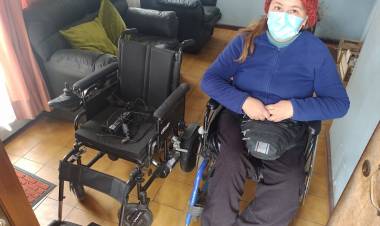 Linares: mujer con movilidad reducida necesita con urgencia baterías para su silla de ruedas