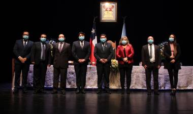 Reelecto alcalde Mario Meza asume mando municipal en medio de fuerte polémica entre concejales de la centro izquierda linarense