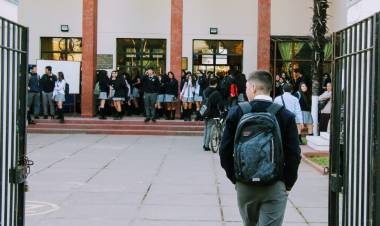 Todo lo que debes saber del regreso voluntario a clases presenciales de los alumnos de cuartos medios en Linares