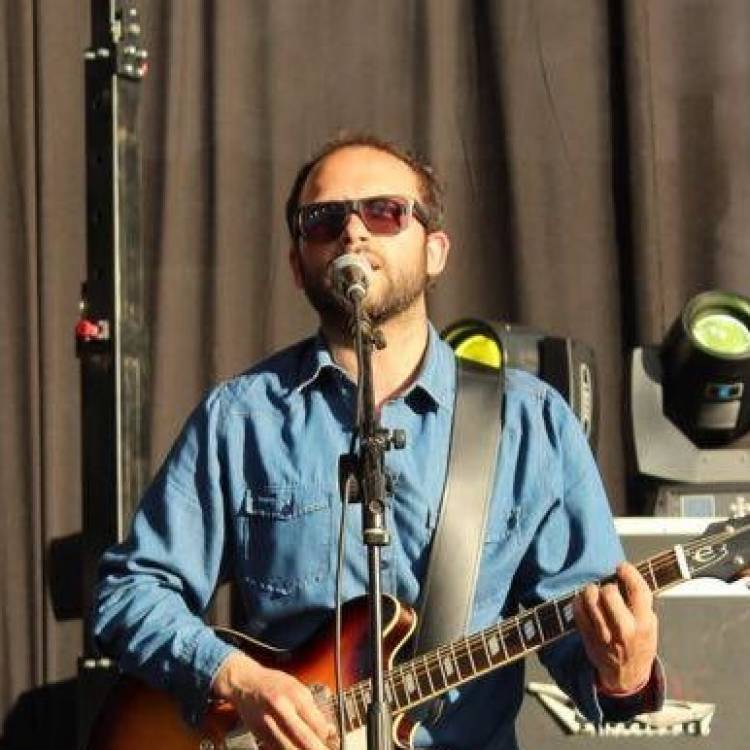 Cantante linarense Camilo Valdés lanzó nuevo EP