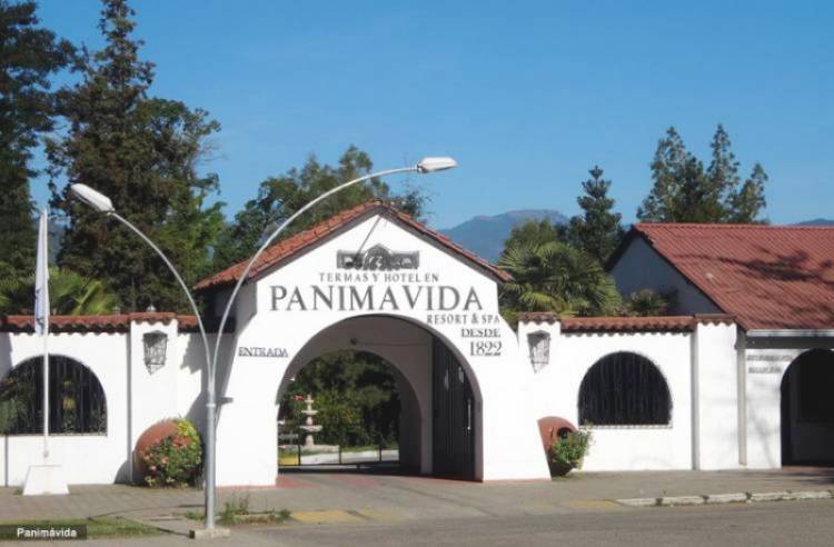 Corte de Apelaciones de Santiago anuló sentencia que condenó a Resort & Spa Panimávida por discriminación a pareja gay