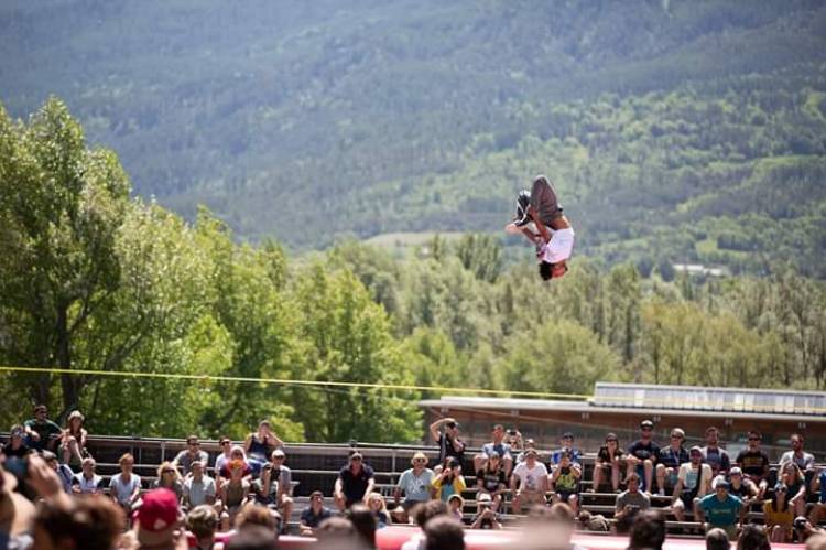 Linarense alcanza el tercer lugar en la segunda fecha del máster de slackline