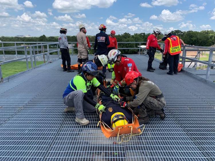 Bomberos de Linares se capacitan en Texas, Estados Unidos