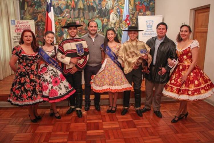 Linares capital nacional de la cueca adolescente