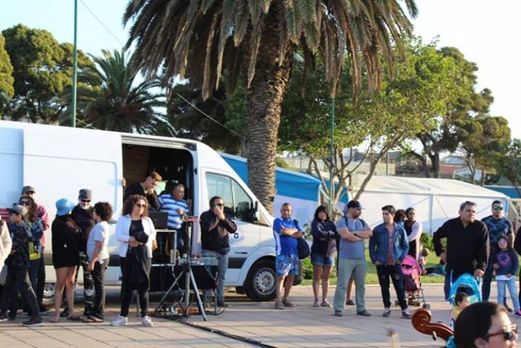 Orquesta Sinfónica Municipal “Margot Loyola Palacios” se presentó en el balneario de Pichilemu