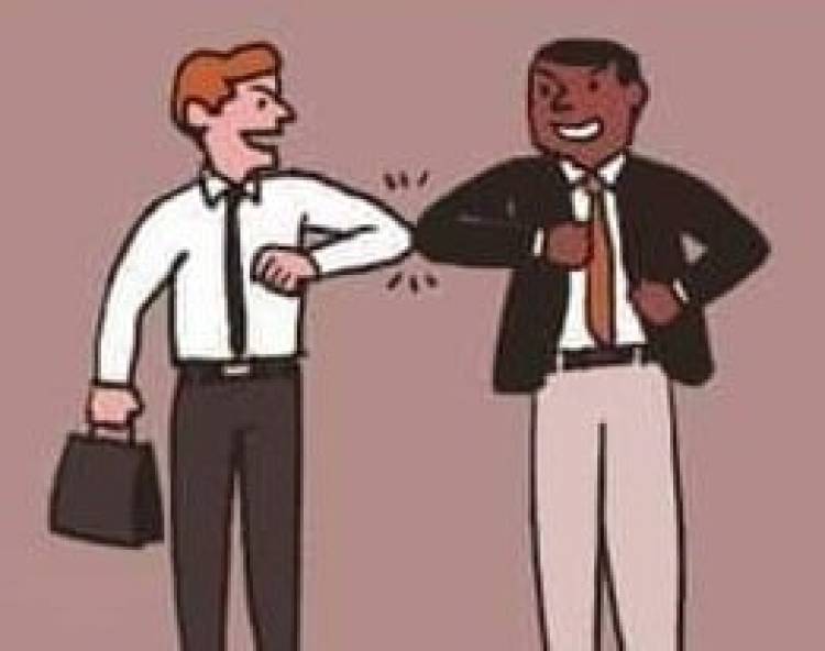 Piden no dar besos ni saludar con la mano para prevenir el Coronavirus