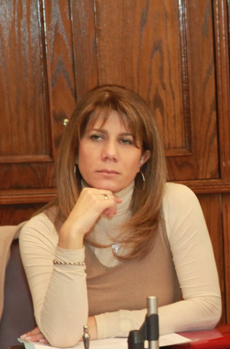 Senadora Rincón: “En pandemia, con ejecución presupuestaria baja y sin Intendente: ¿Qué espera Presidente?”