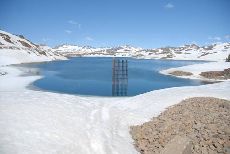 Llaman a la calma tras alerta amarilla por enjambre sísmico en Laguna del Maule